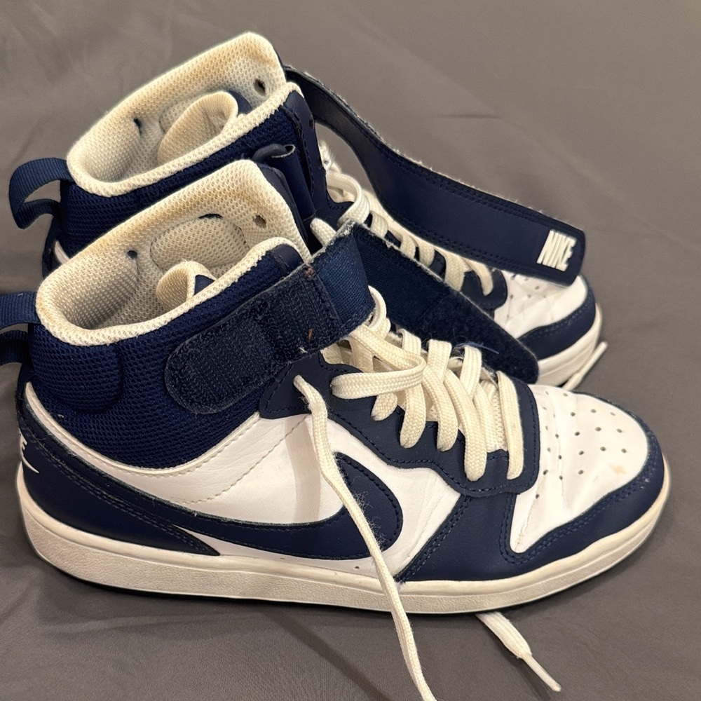 Nike Kids High-Top Sneakers in Navy and White